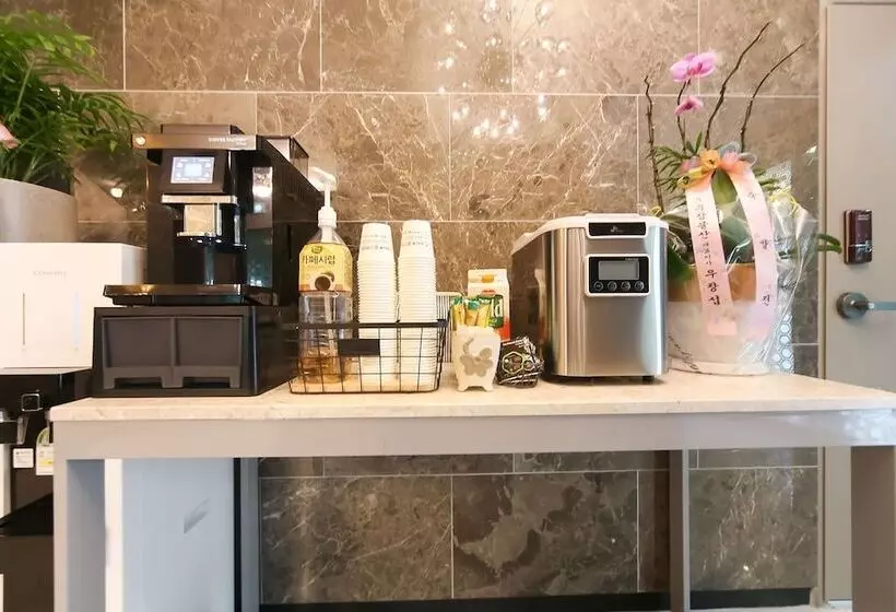 Motelli Daejeon Jungri Hotel Art Bin