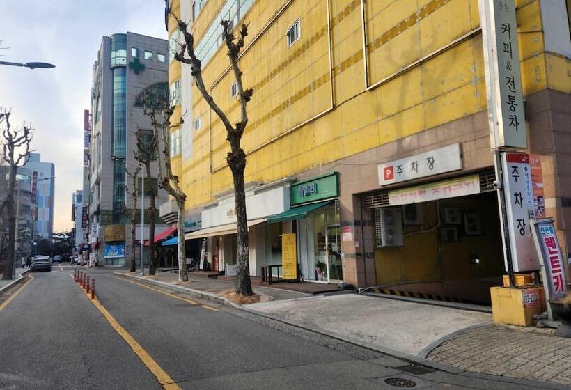 汽车旅馆 Daejeon Wolpyeong W