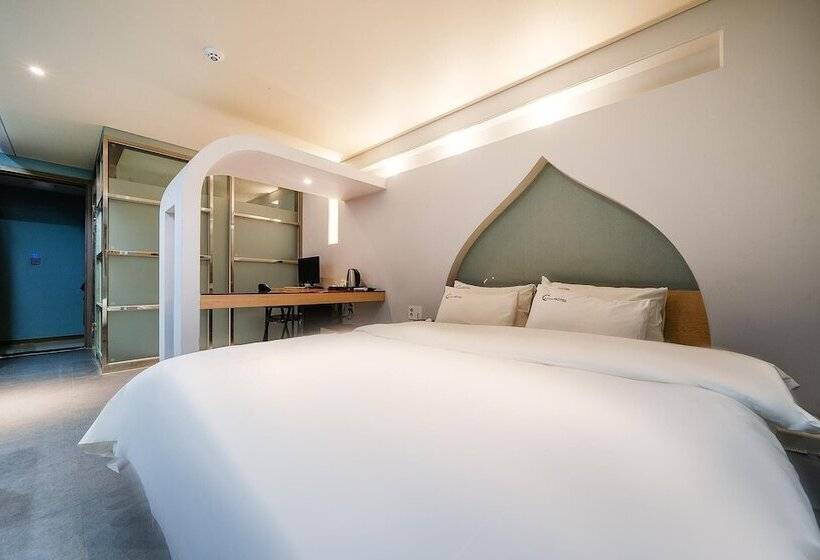 Motel Guri C Boutique