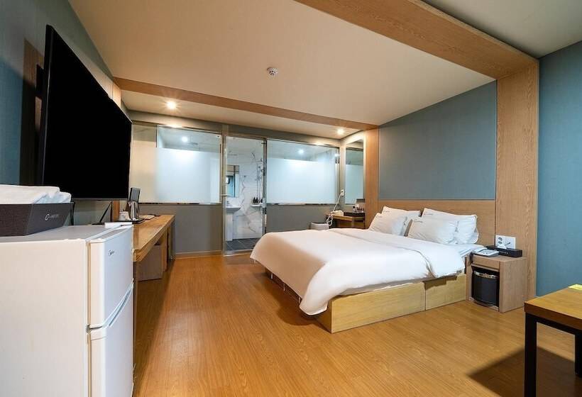 Motel Guri C Boutique