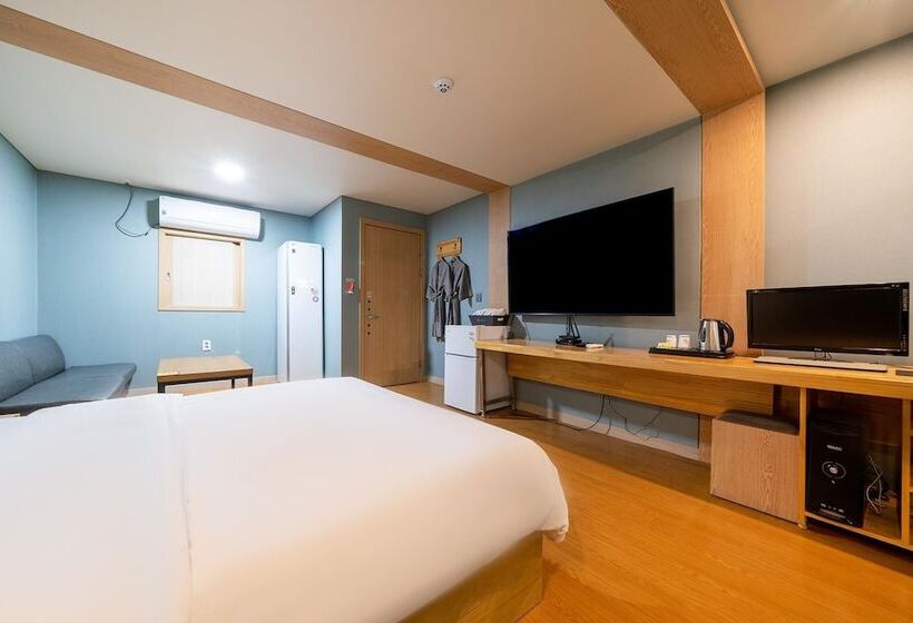 Motel Guri C Boutique