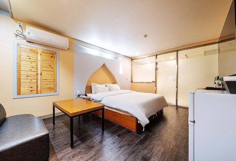 Motel Guri C Boutique