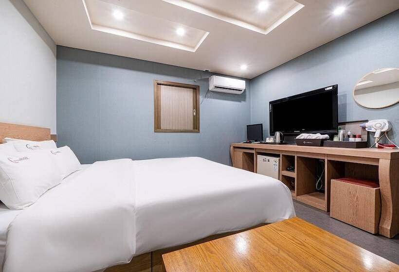 Motel Guri C Boutique