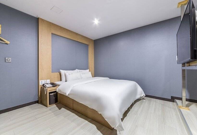 Motel Guri C Boutique