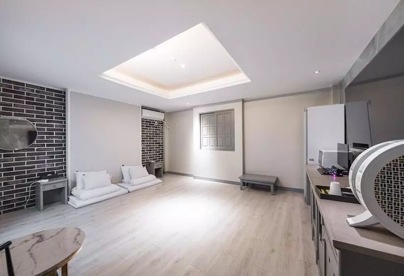 مُتل Hwaseong Wolmun Lavender Onchen