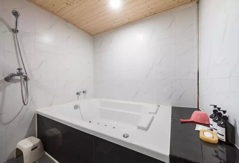 مُتل Hwaseong Wolmun Lavender Onchen