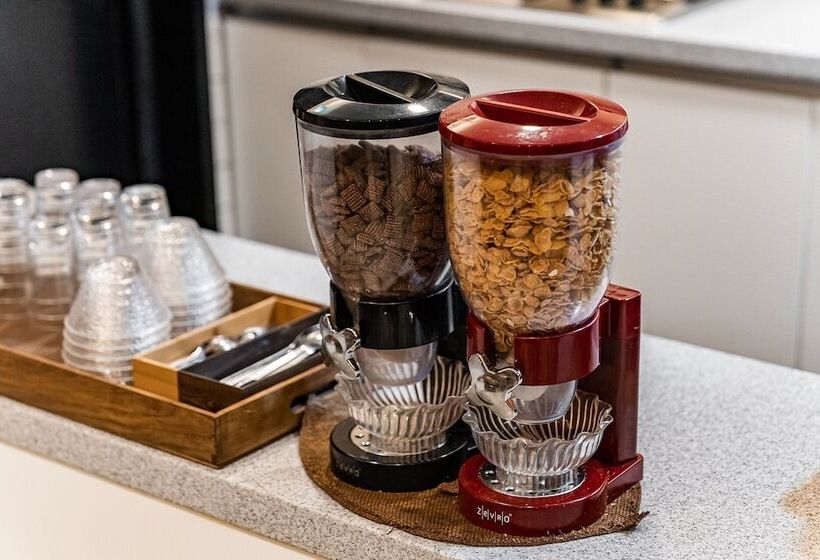 汽车旅馆  Gimpo Marie