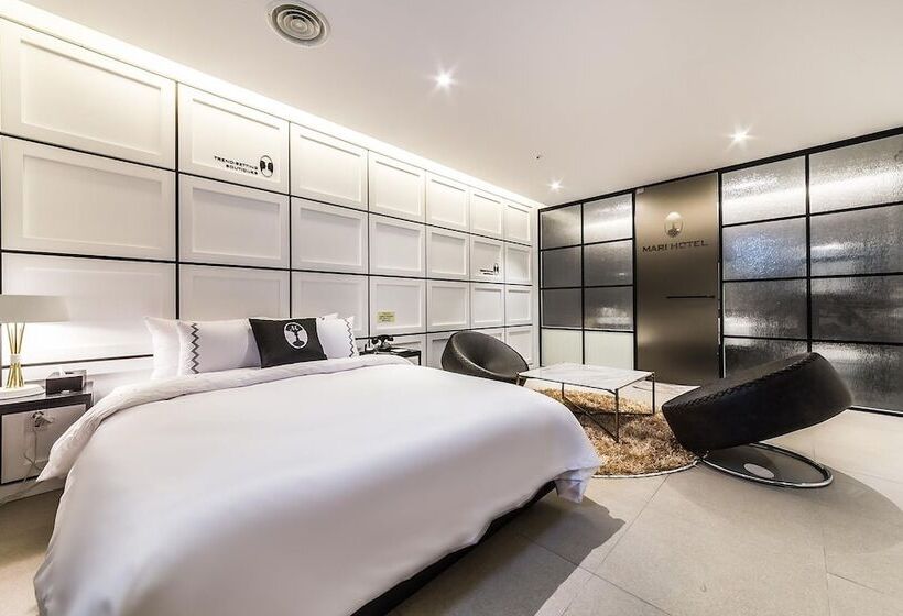 汽车旅馆  Gimpo Marie