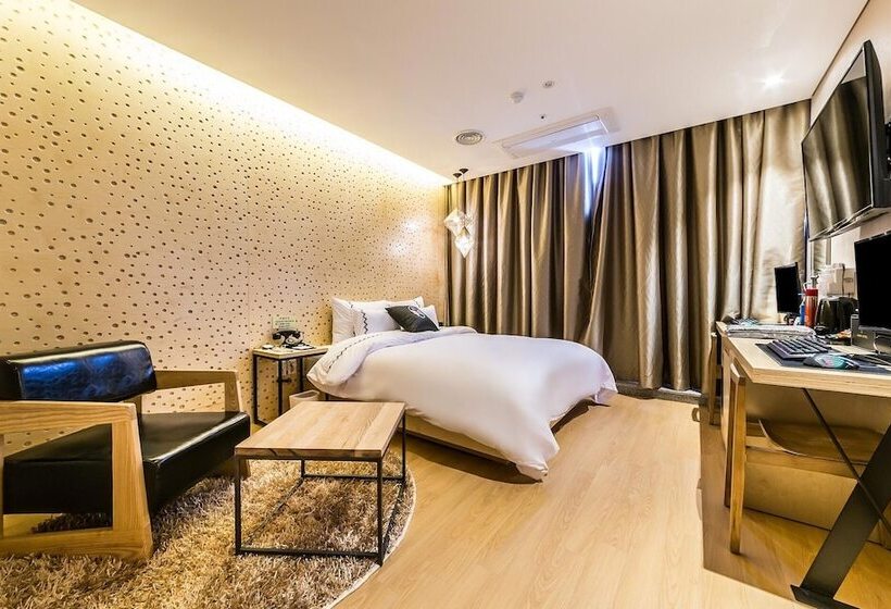 汽车旅馆  Gimpo Marie