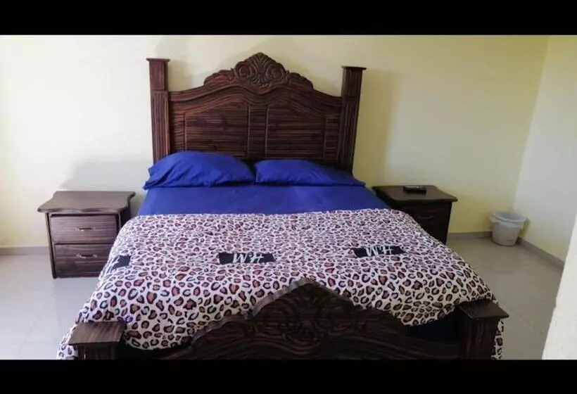 پانسیون Room In Guest Room   Piscalonga Hotel Restaurant Cozy Family Operated