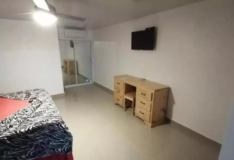 پانسیون Room In Guest Room   Piscalonga Hotel Restaurant Cozy Family Operated