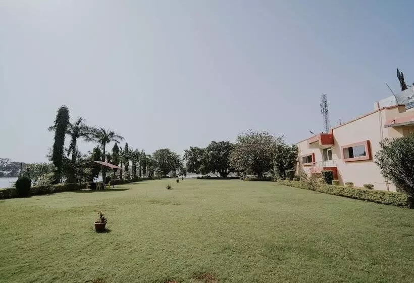 Tgi Jahaj Mahal Resort