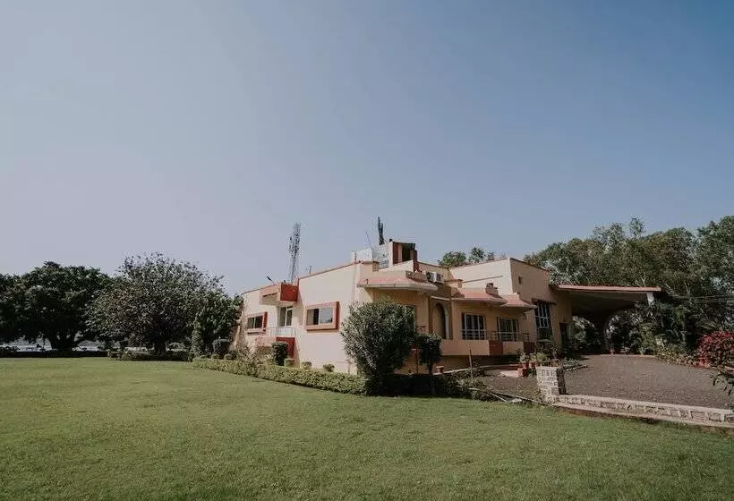 Tgi Jahaj Mahal Resort