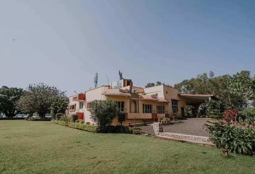 Tgi Jahaj Mahal Resort