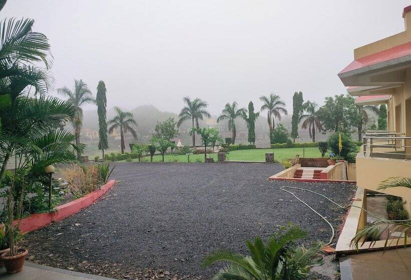 Tgi Jahaj Mahal Resort