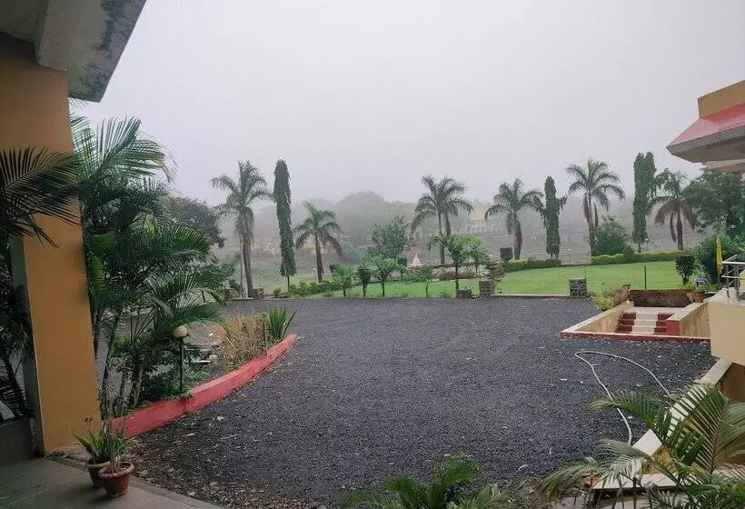 Tgi Jahaj Mahal Resort