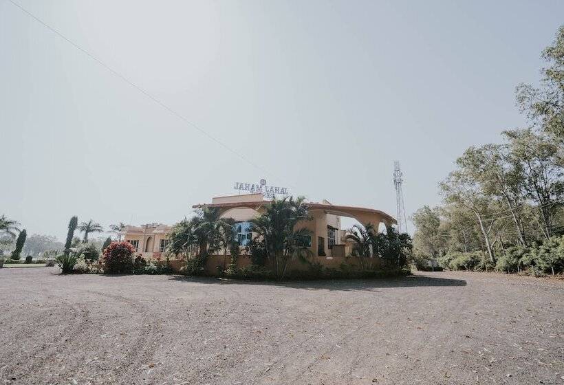 Tgi Jahaj Mahal Resort