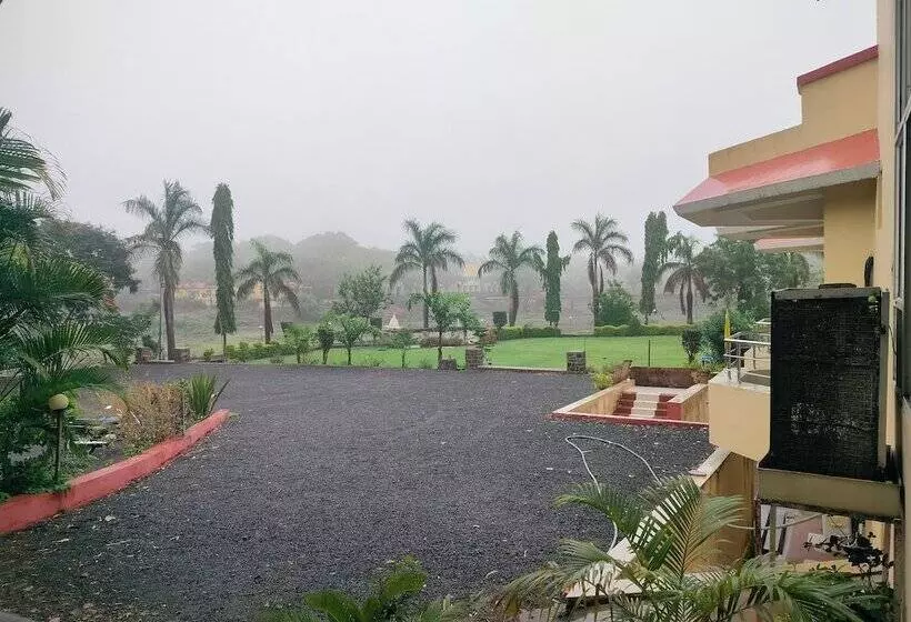 Tgi Jahaj Mahal Resort