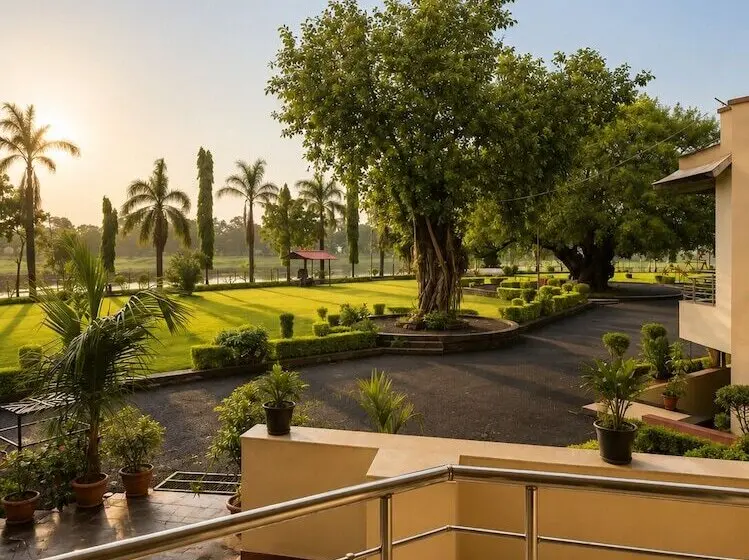 Tgi Jahaj Mahal Resort