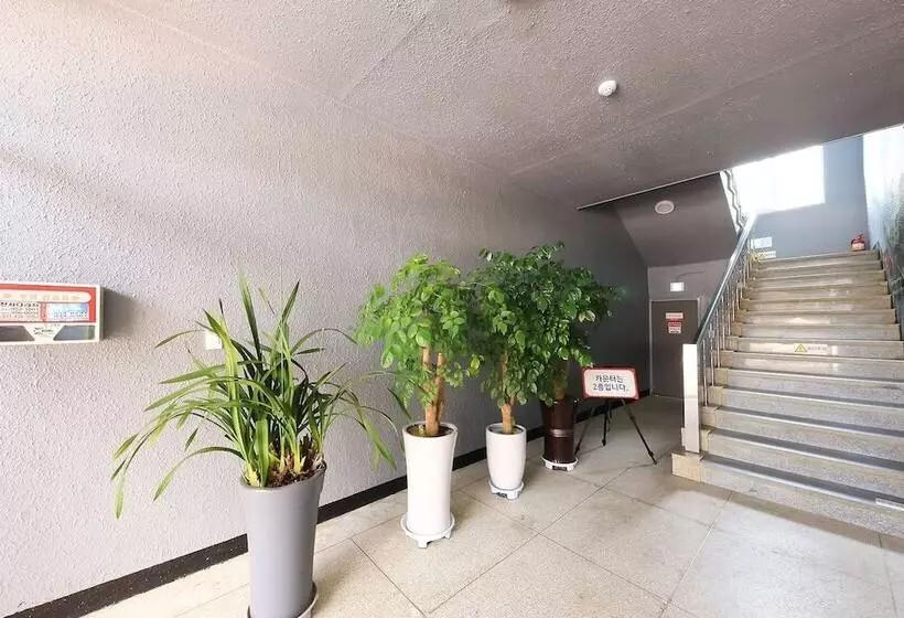 Buyeo Hongsan 3f Motel