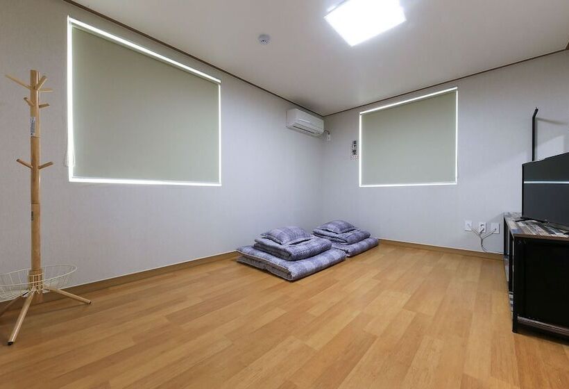 Buyeo Hongsan 3f Motel