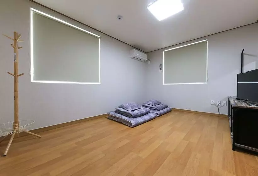 Buyeo Hongsan 3f Motel