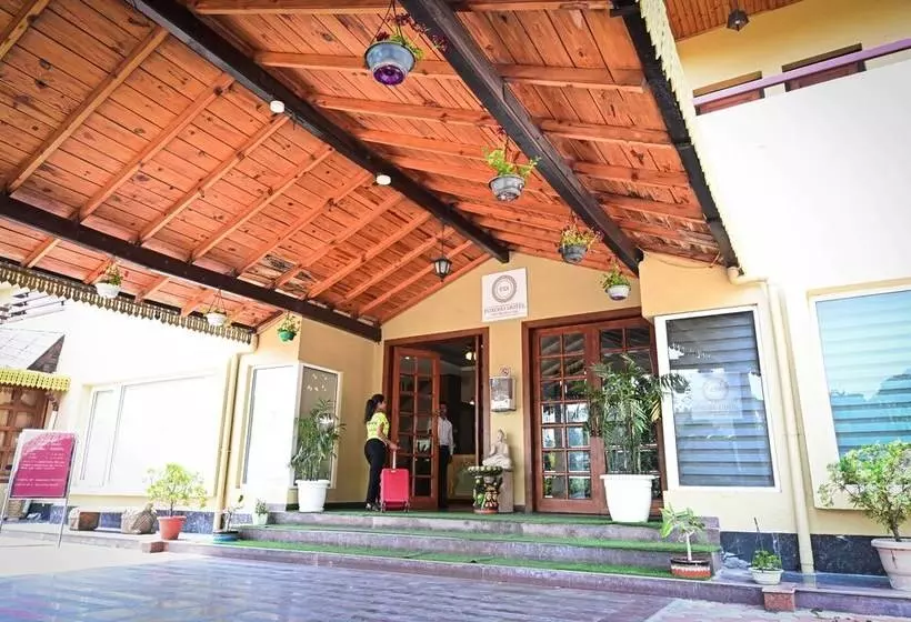 Foxoso Misty Oaks Resort