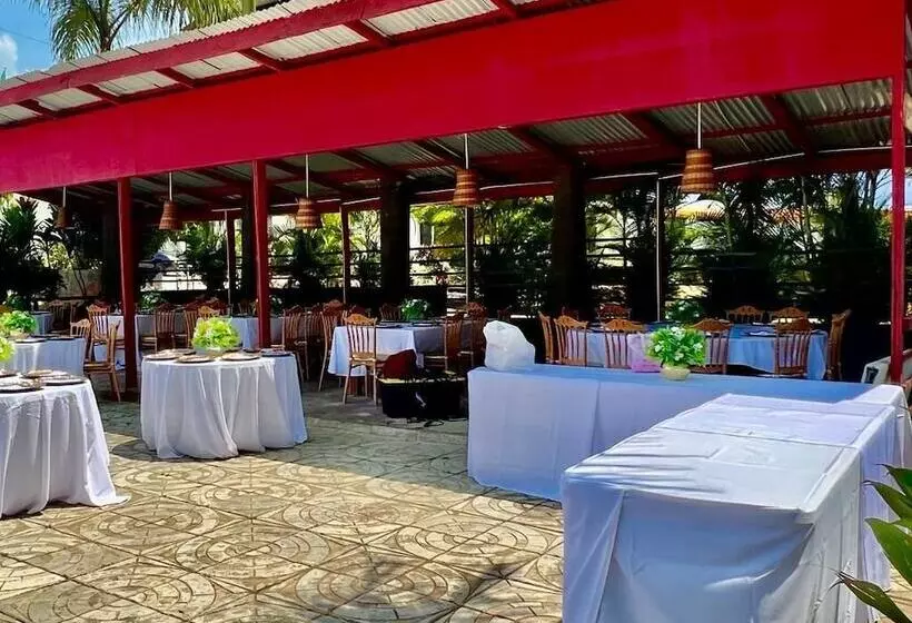 هتل Colony Club Resort & Casino