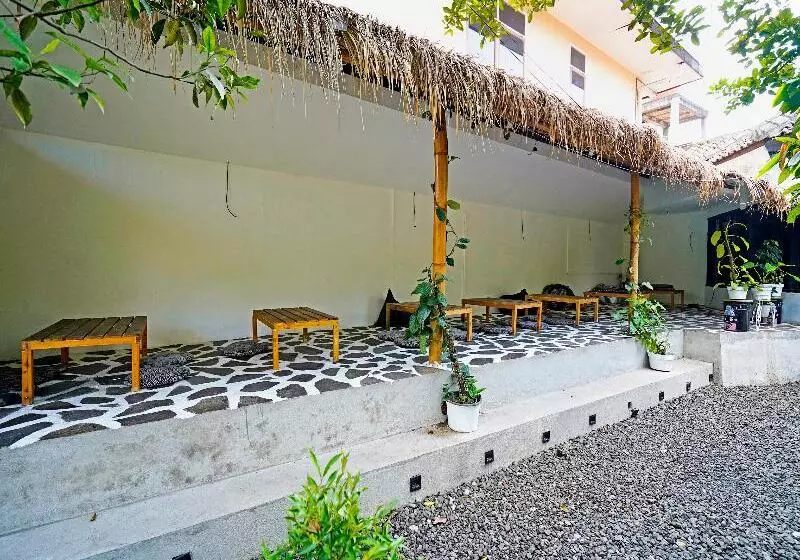 هتل Garden Hostel By Oyo