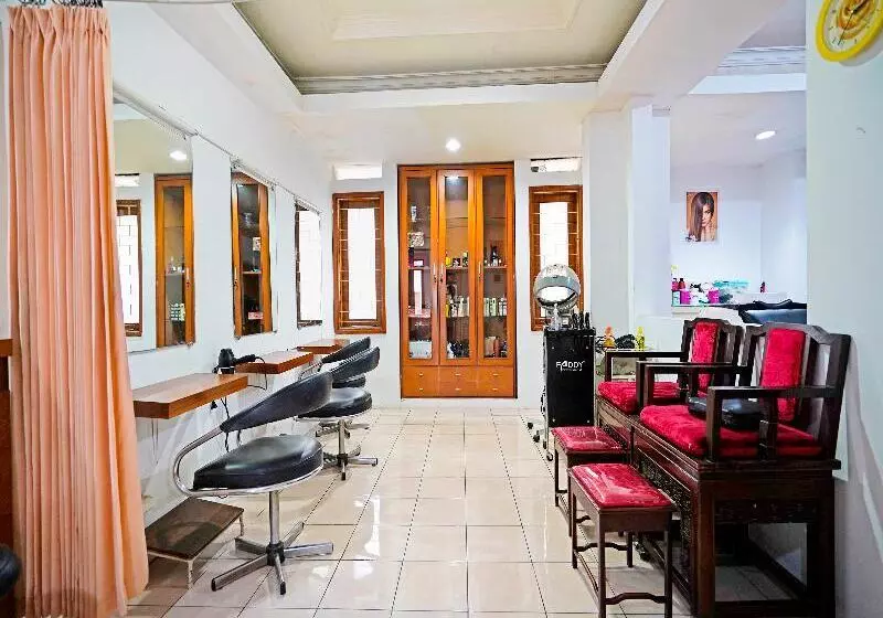 هتل Garden Hostel By Oyo