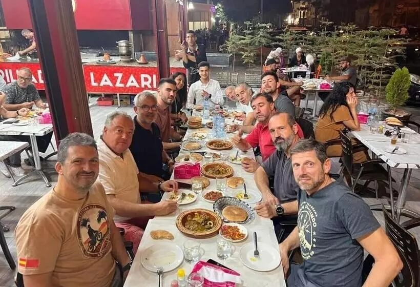 Hotelli Hôtel Debrazza