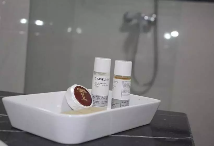 Hotelli Hôtel Debrazza