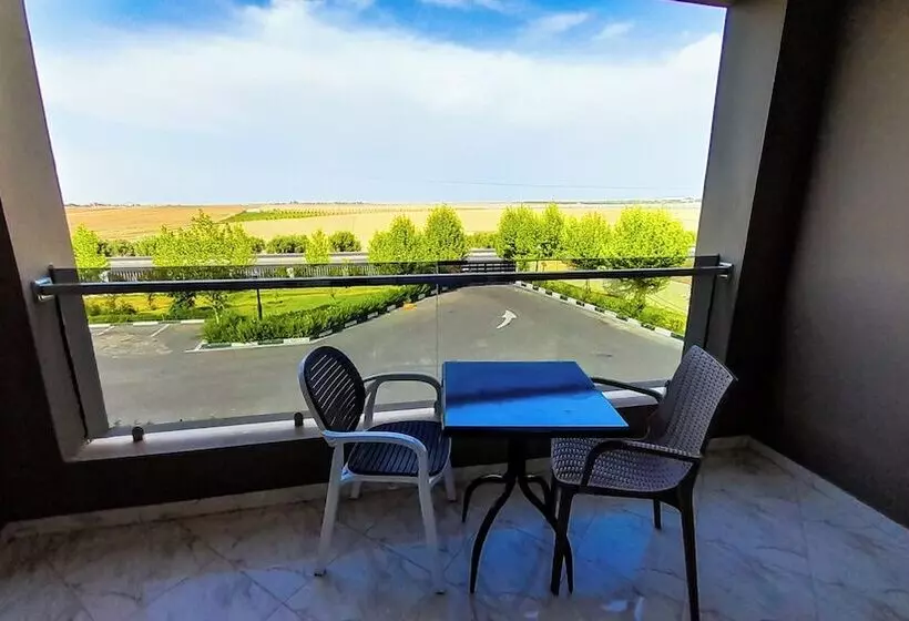 Hotelli Hôtel Debrazza