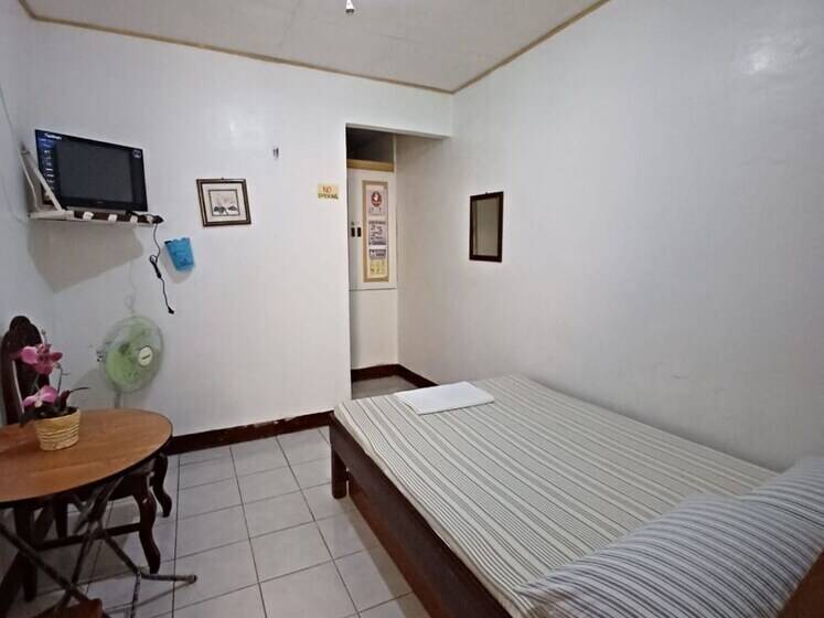 בית מלון כפרי Jc Affordable Transient By Oyo