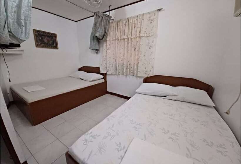 בית מלון כפרי Jc Affordable Transient By Oyo