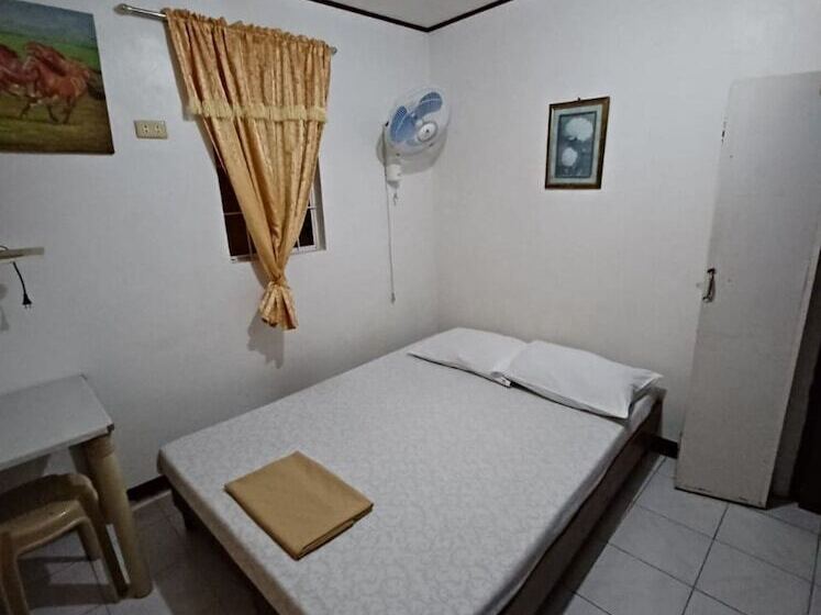 בית מלון כפרי Jc Affordable Transient By Oyo