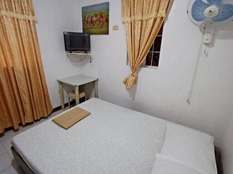 בית מלון כפרי Jc Affordable Transient By Oyo