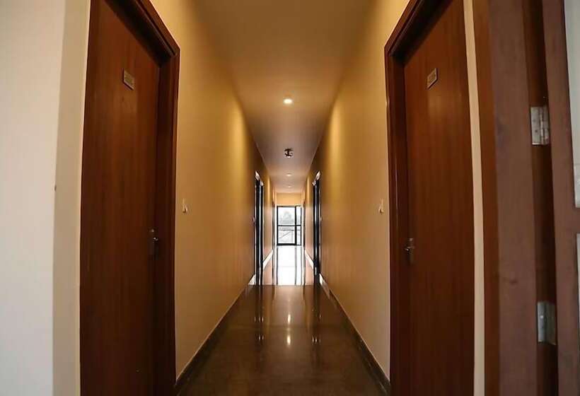 Отель Kalinga Tavern Residency