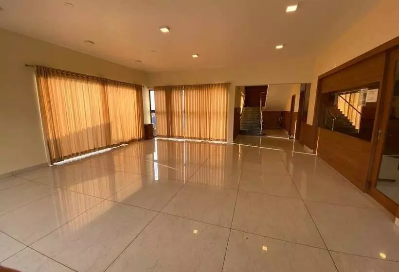 Hotelli Kalinga Tavern Residency