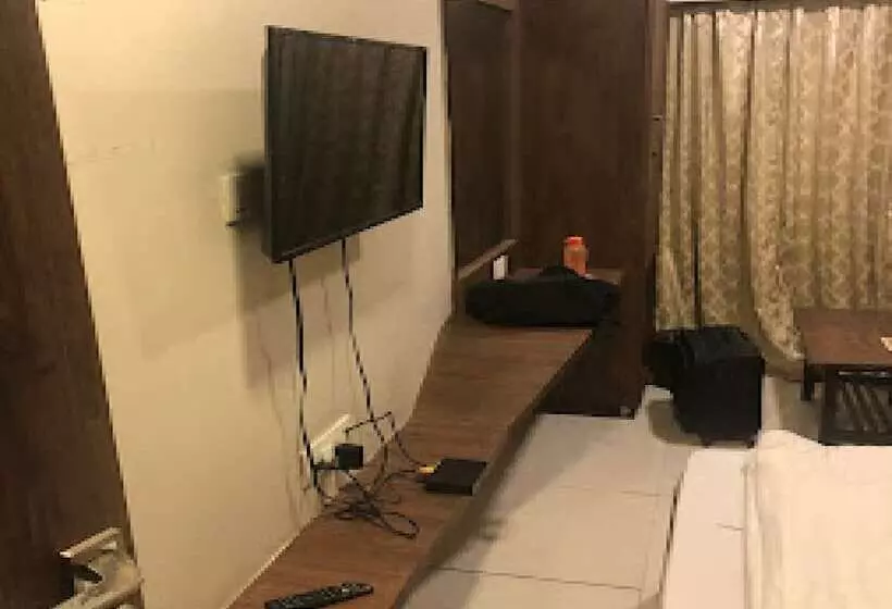Hotelli Metro Palace Panvel Navi Mumbai