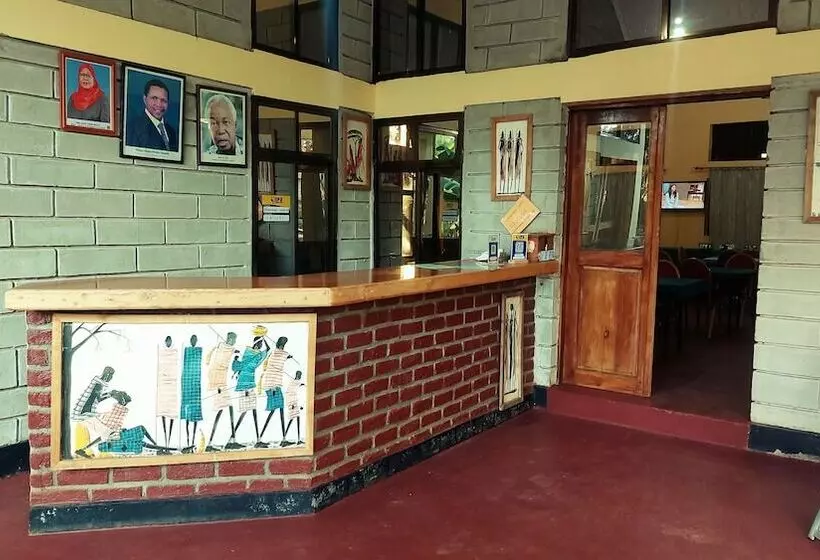 ホテル Ngorongoro Corridor Lodge Karatu