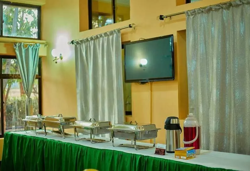 ホテル Ngorongoro Corridor Lodge Karatu