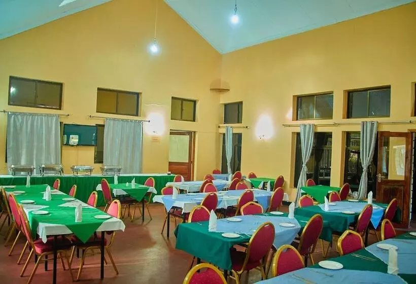 ホテル Ngorongoro Corridor Lodge Karatu