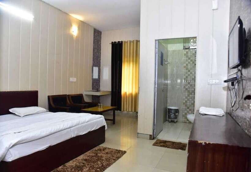 Hotel Rama Blue Resort And Restaurant