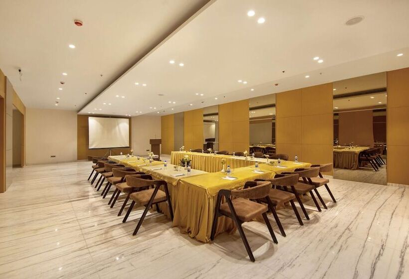 Hotel Sarovar Portico Sonipat