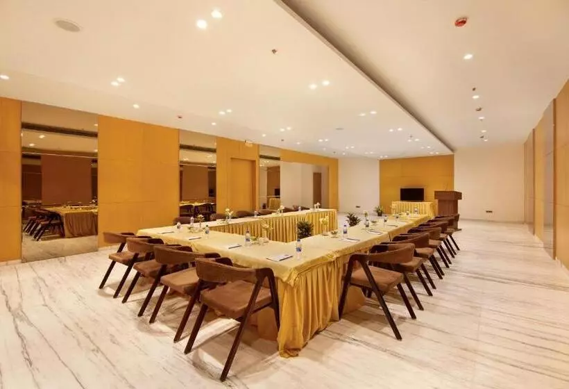 Hotelli Sarovar Portico Sonipat