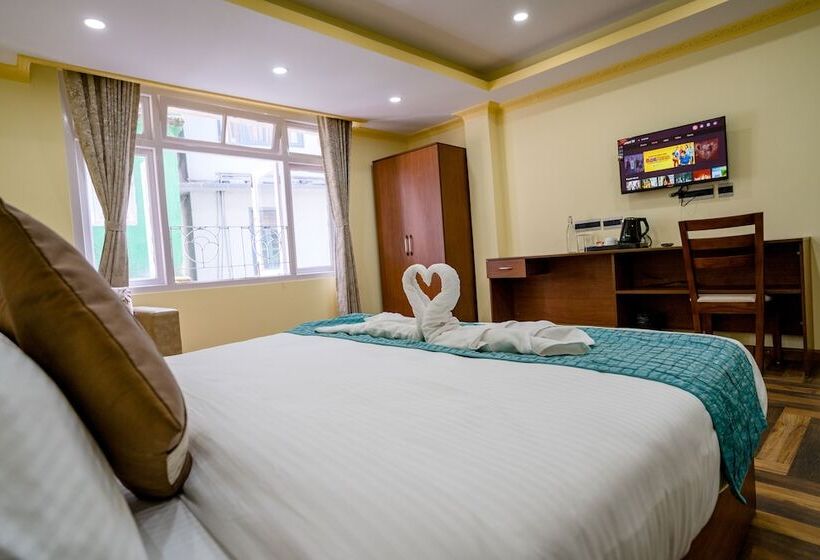 בית מלון כפרי Sharolyn Boutique