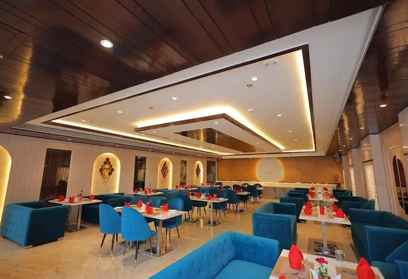 ホテル Taj Crown Plaza