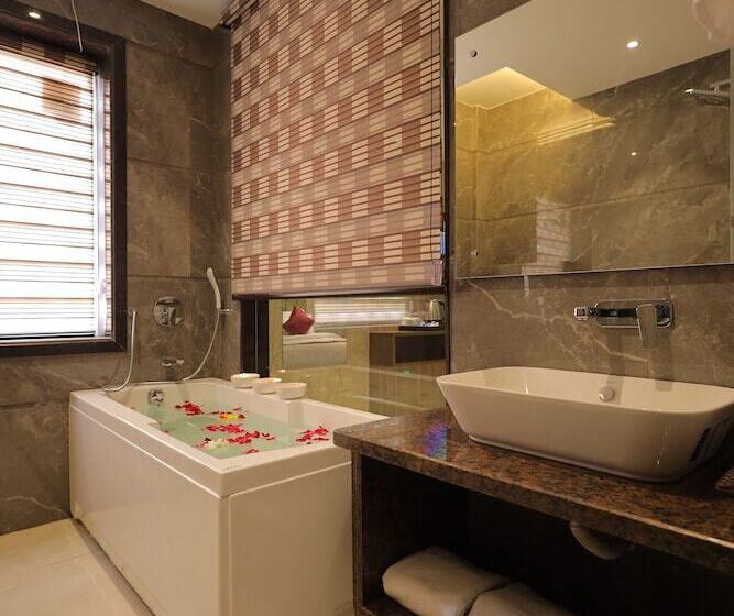 ホテル Taj Crown Plaza