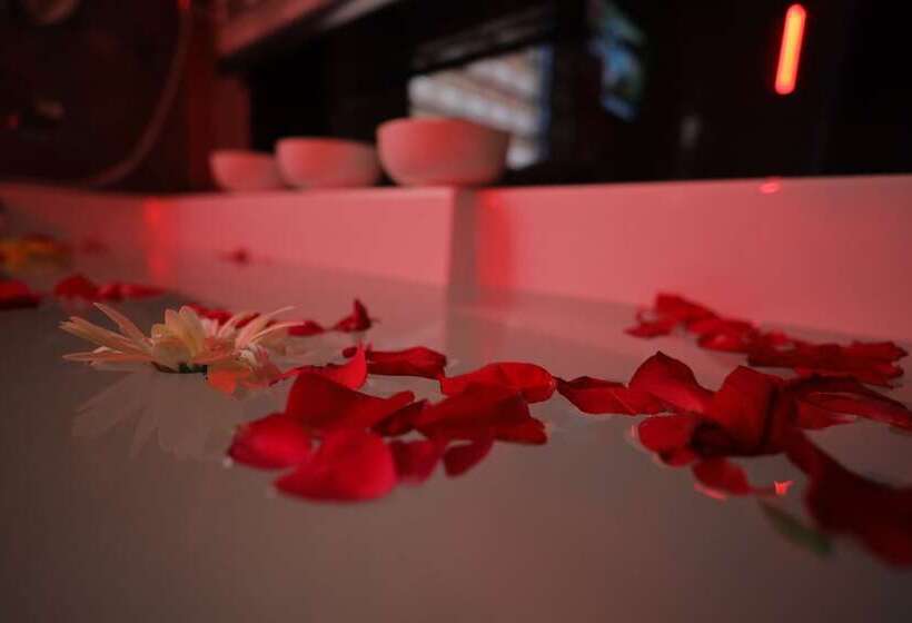 ホテル Taj Crown Plaza